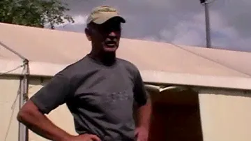 Инструктаж и первый прыжок с парашютом