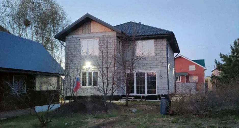 Продам дом 193.0 м² на участке 10.0 сот этажей 2 город Бердск городской округ Бердск, 15-й квартал, 24-3