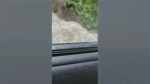 Дорога в поселок Агролес обрушилась после мощного ливня