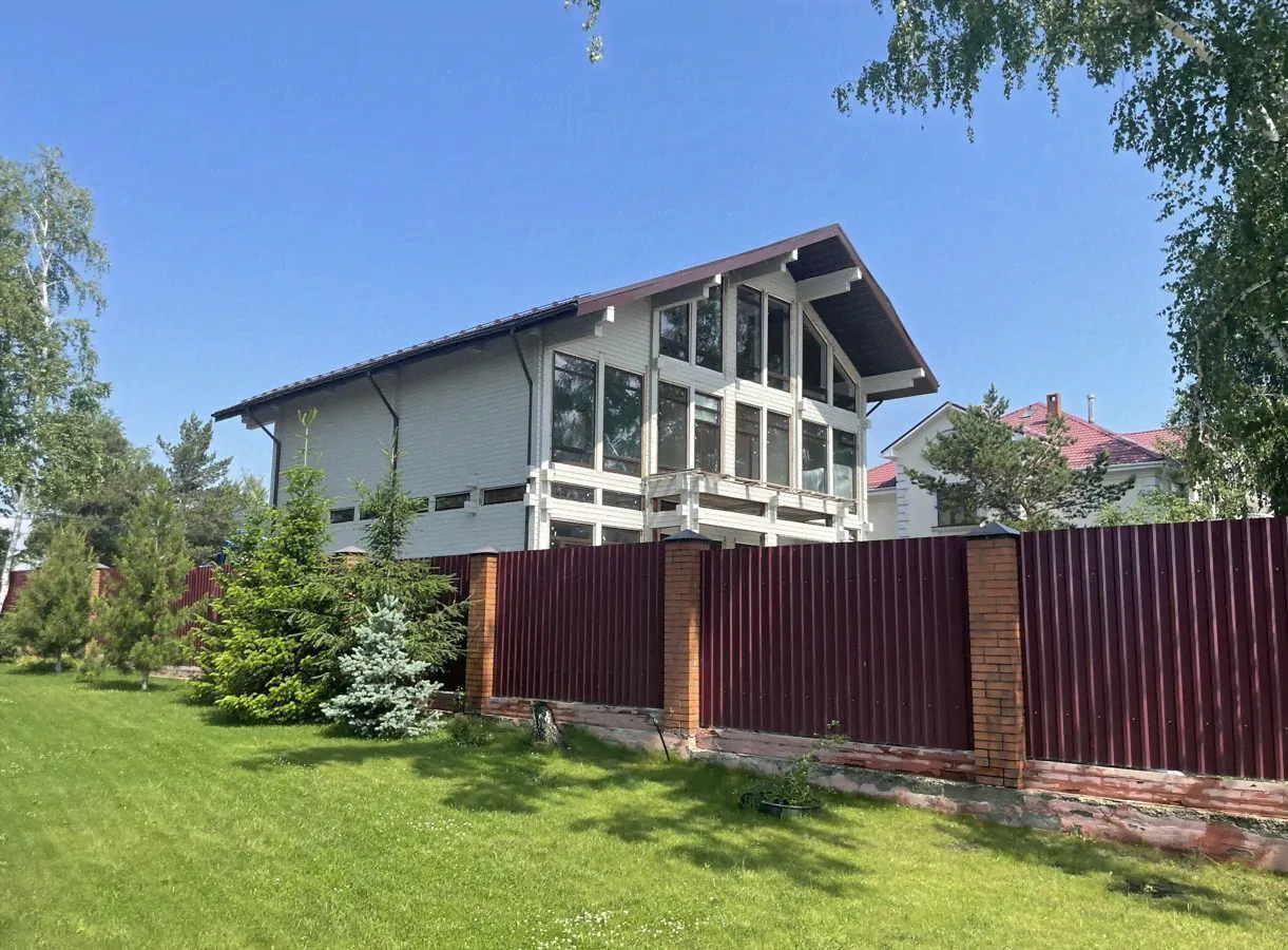 Продам коттедж 700.0 м² на участке 22.0 сот этажей 3 район Искитимский село Морозово Загородный клуб Морозово, Бердск