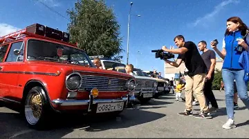 Советские автомобили посетили день города Бердск 2023