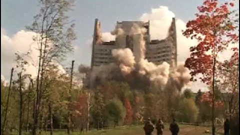 Снос в 2004г. гостиницы Спорт в г. Москве 3 Ракурс