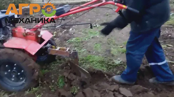 🌟Вспашка земли мотоблоком 💰 Мотоблок с плугом ✅ Мотоблок с навесным