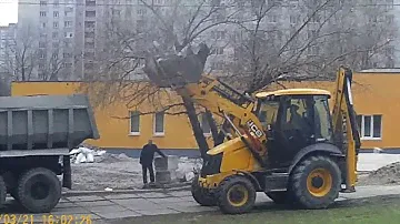 Вывоз строительного мусора с погрузкой JCB 3cx
