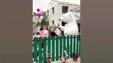 Дети поздравили оригинально маму с Днём Рождения.