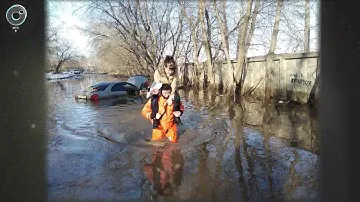 В Бердске автомобиль утонул прямо посреди проезжей части