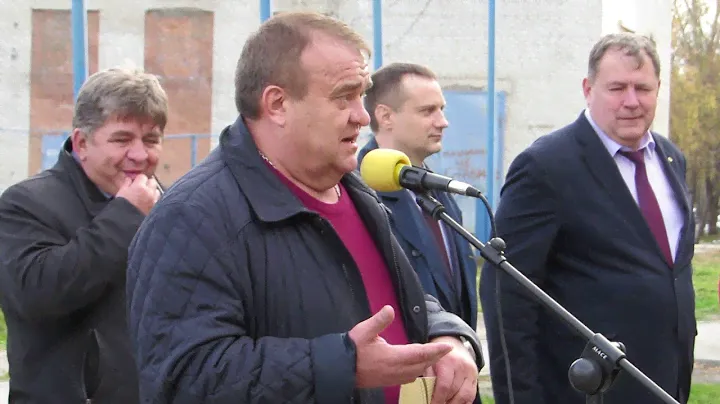 Виктор Голубев вложил 2,5 млн в двор на ул. Горького в Бердске